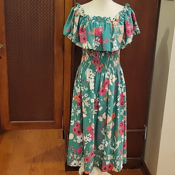 eliza j green floral dress Eliza J Size 2 Floral Green & Pink Coastal Shift Mini Dress Embroidered  Accents